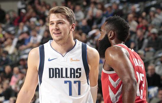 而拜仁则显 而拜仁则显